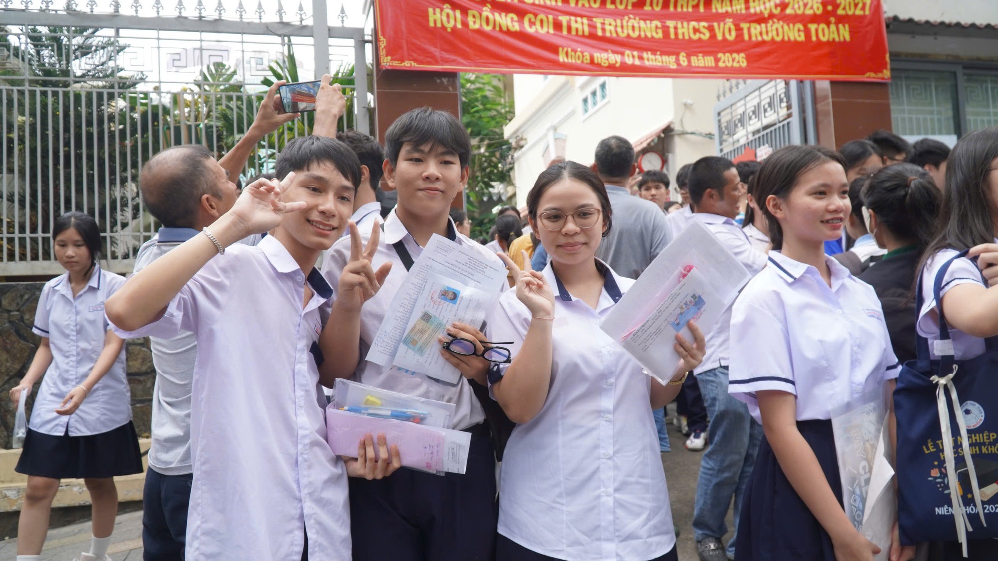 f53cfa7a85e932bd4124.jpg