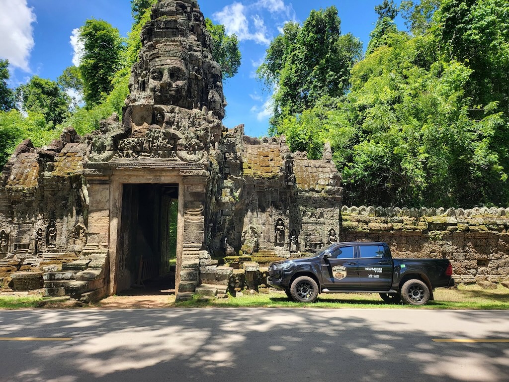 f56c3457efeffae61798.jpg