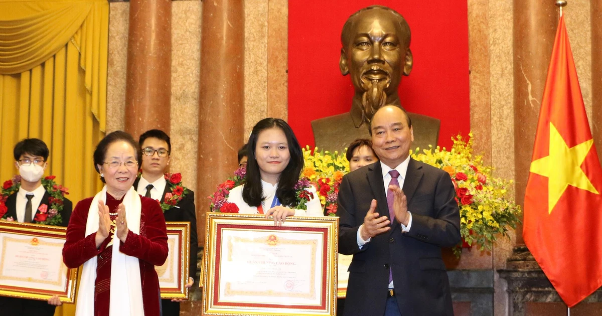 Những khoảnh khắc đáng nhớ của ngành giáo dục năm 2021 ✨