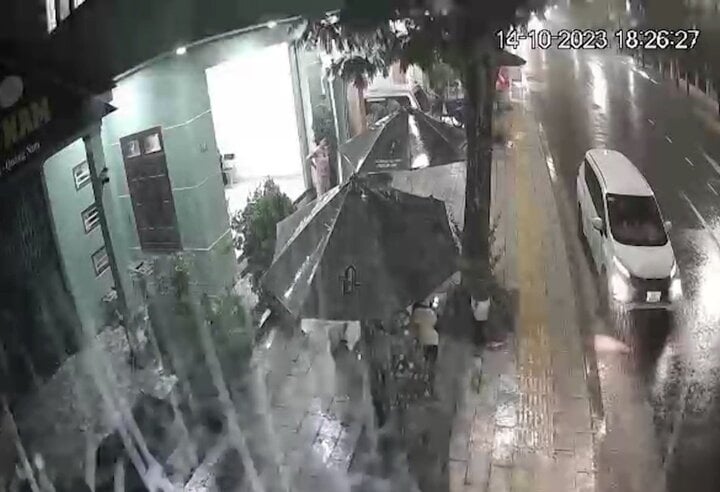 f60fc8307d2ac50a9370.jpg