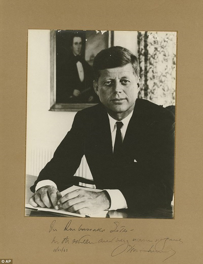 f61755d0cdc0d1599d19.jpg