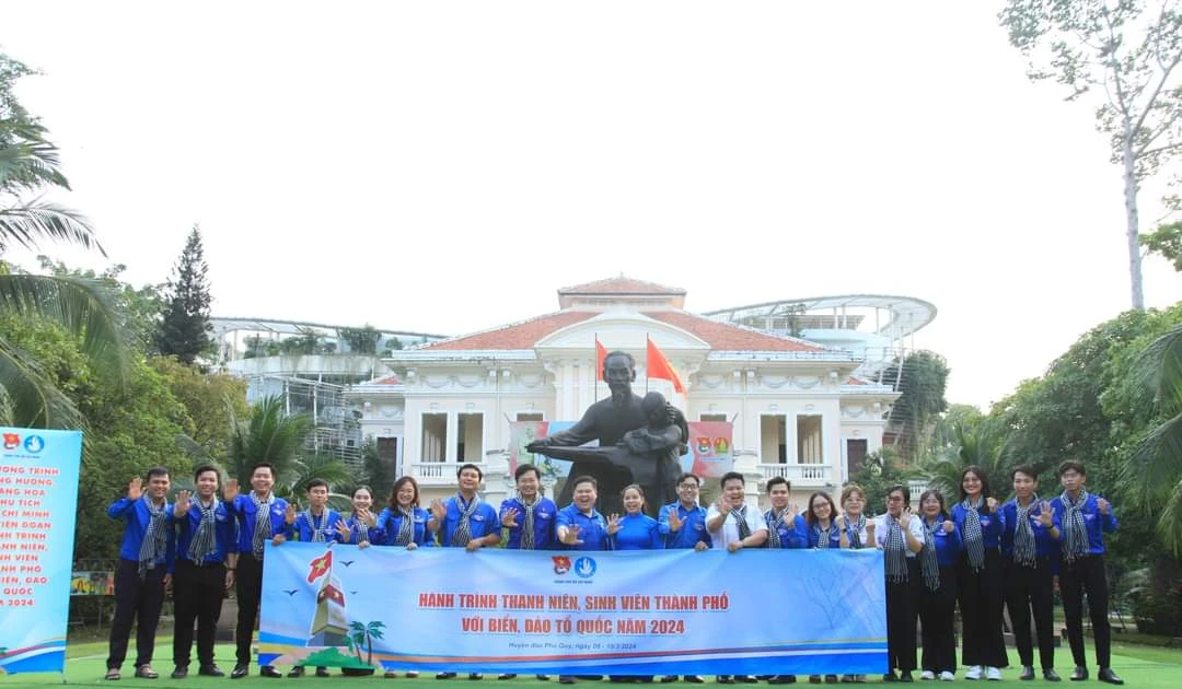 Tuổi trẻ Sài Gòn lên đường về đảo Phú Quý - Hành trình ý nghĩa với biển đảo Tổ quốc 2024