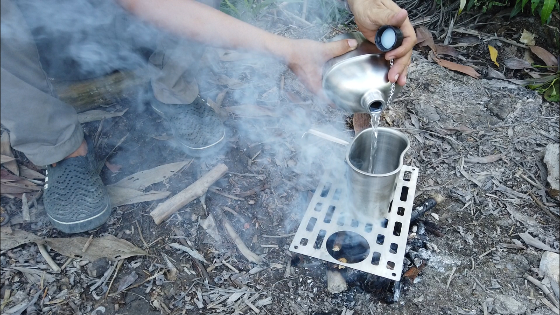 Mình review bình nước inox quân đội kèm ca - xịn sò cho team thích đi dã ngoại nè! ️