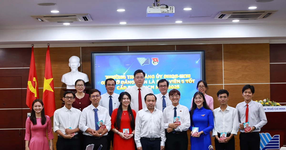 Danh hiệu 'Sinh viên 5 tốt' cấp ĐHQG TP. HCM sẽ được trường ưu tiên tuyển dụng khi ra trường
