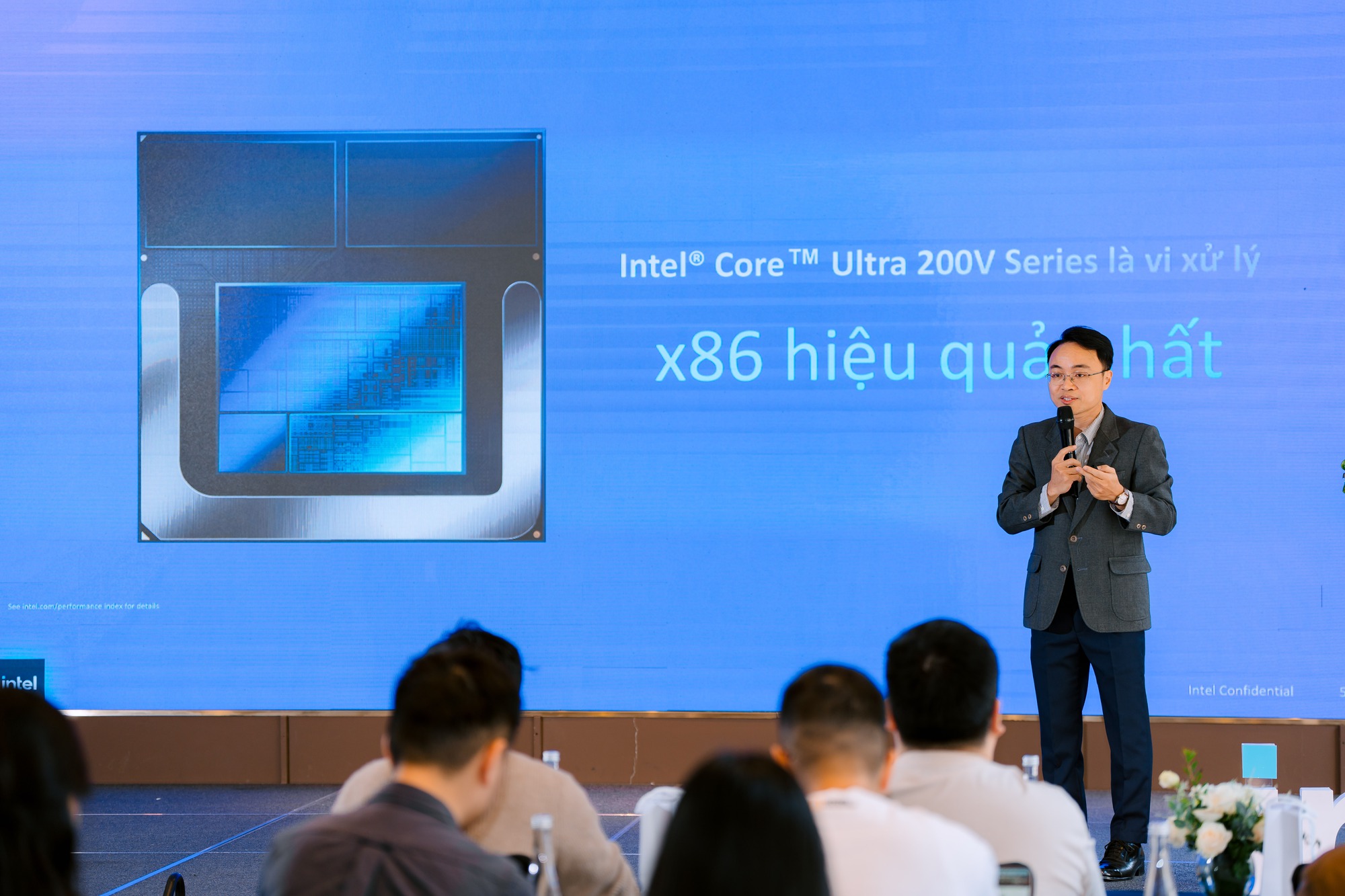 fbe1163e8cca56eec4cb.jpg