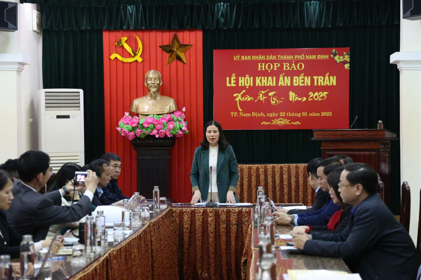 fc5ea9f9d3c56ec504c0.jpg
