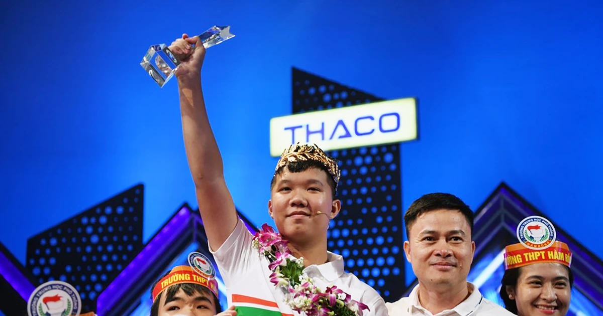 Chàng trai xứ Thanh ẵm trọn vòng nguyệt quế Olympia 2023, giải thưởng 'khủng' nhất lịch sử!