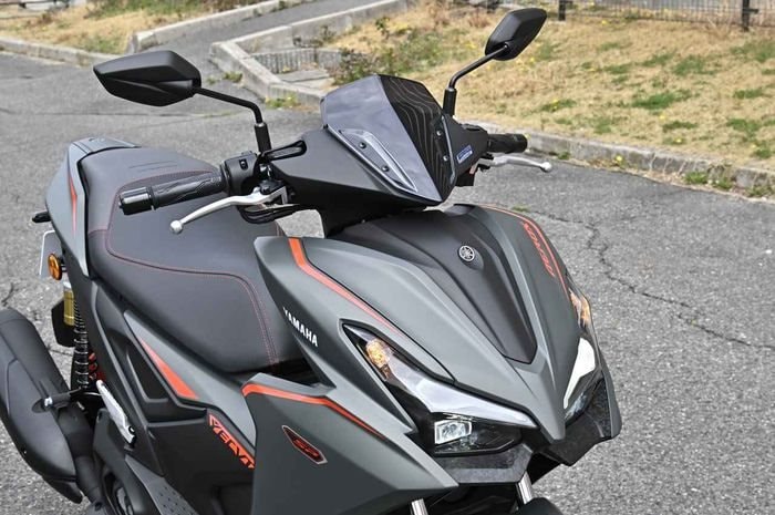 Yamaha AEROX 2026 "xịn xò" ra mắt: Thiết kế "ngầu bá cháy", công nghệ "đỉnh của chóp", sẵn sàng "hạ gục" Honda Air Blade