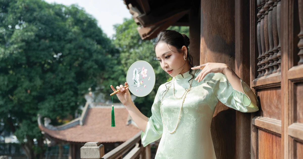 Hà Hồng Nhung - Đại sứ doanh nhân đa tài khoe sắc trong tà áo dài Tết của Anadi Fashion
