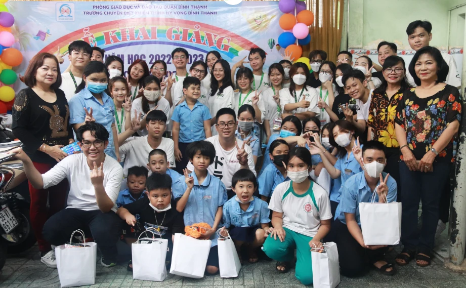 Mang Trung Thu trọn vẹn đến với các em nhỏ khó khăn
